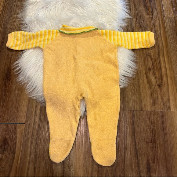 Vintage 70s baby Sleeper Onsie Pajamas Yellow striped size 11-18 lbs - Picture 5 of 5